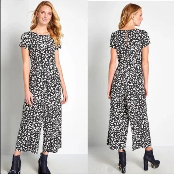 Modcloth Jumpsuit Cropped Bold Nation Snow Leopard Animal Print Black White 4 - Picture 1 of 6